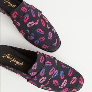 Free People Black Slip on Loafer Kissy Lips US-7